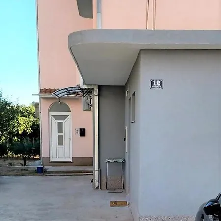 Neva With Free Private Parking Space Apartamento *