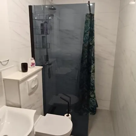 Neva With Free Private Parking Space Apartament