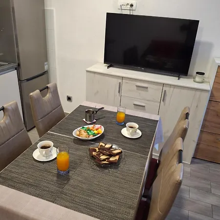 Neva With Free Private Parking Space Split