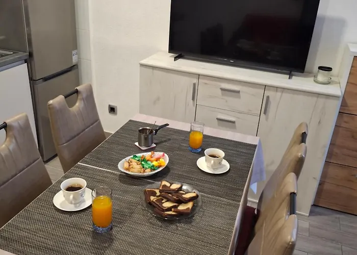 Neva With Free Private Parking Space Split