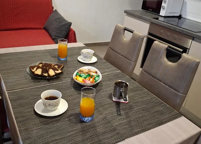 Neva With Free Private Parking Space Apartment